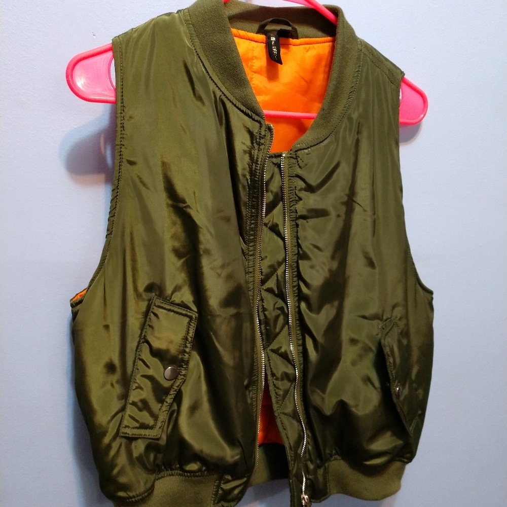Reversible vest